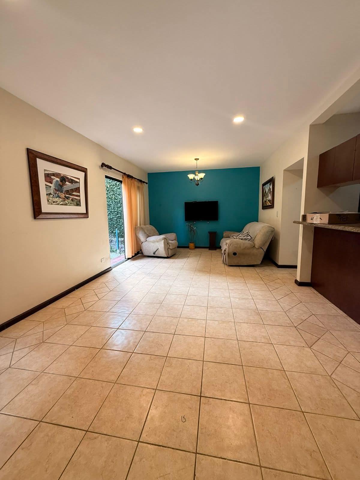 ✨Precio: $230.000
✨Medida: 206m2

Casa de dos plantas
- 3 Habitaciones (principal con walking closet)
- 4 Baños completos + 1/2 Baño de visitas
- Cuarto de servicio
- Sala
- Comedor
- Cocina
- Patio de pilas
- Patio Verde
- Balcón
- Bodega
- Sala de TV
- 2 Parqueos
- Tanque de agua de almacenamiento

Amenidades:
- Piscina
- Rancho
- Play de niños
- Seguridad 24/7

Marina Vasquez 
Cel: 8412 4621 
Inmobiliaria Valencia 
Pag web: https://www.gpovalenciacr.com/

cod 189A